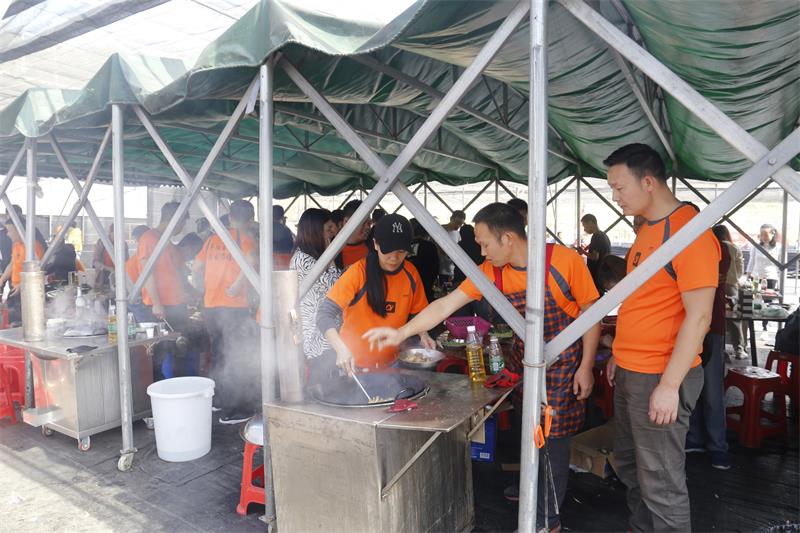 超越團(tuán)隊(duì)廚藝展示現(xiàn)場(chǎng) 超越團(tuán)隊(duì)廚藝展示現(xiàn)場(chǎng)