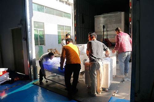 光纖激光打標(biāo)機(jī)出貨 光纖激光打標(biāo)機(jī)出貨