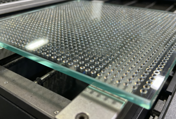 聚焦高鋁玻璃精密加工：紅外皮秒激光鉆孔設備賦能深蘇滬產業，超越激光彰顯品牌實力